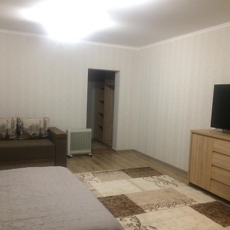 Hotel Alpen House Vyshka Esterno foto