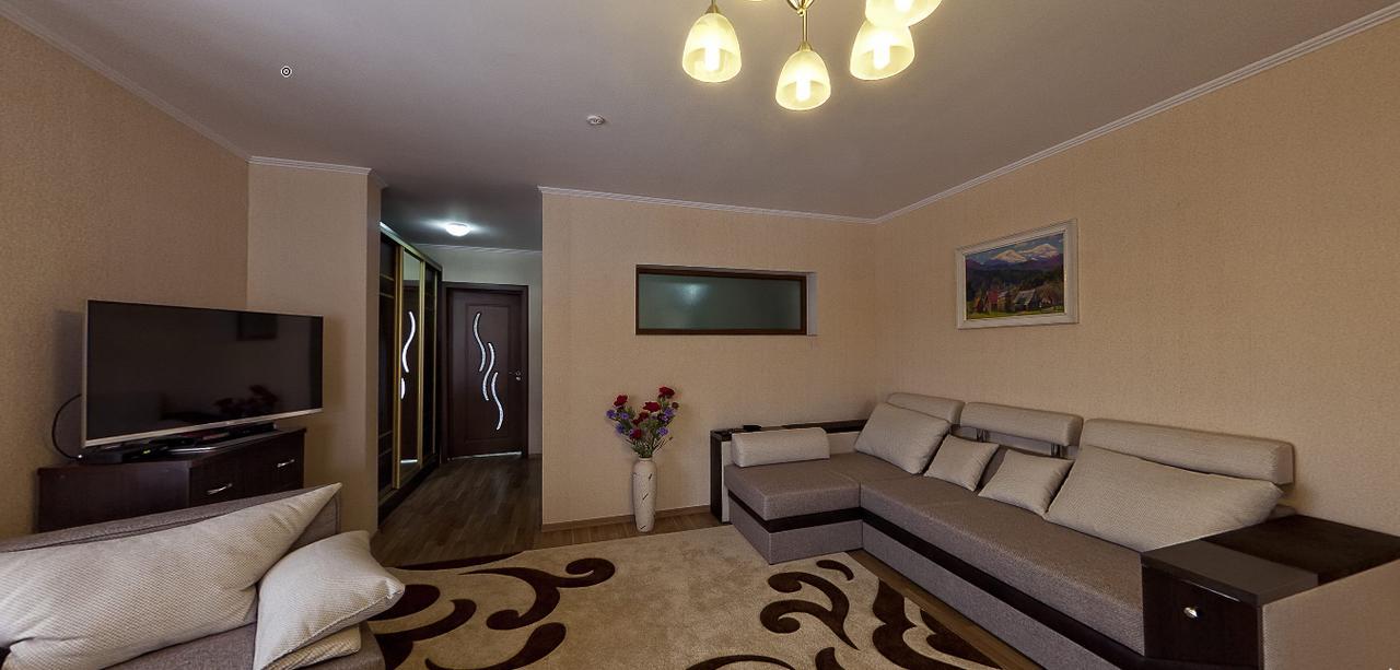 Hotel Alpen House Vyshka Esterno foto