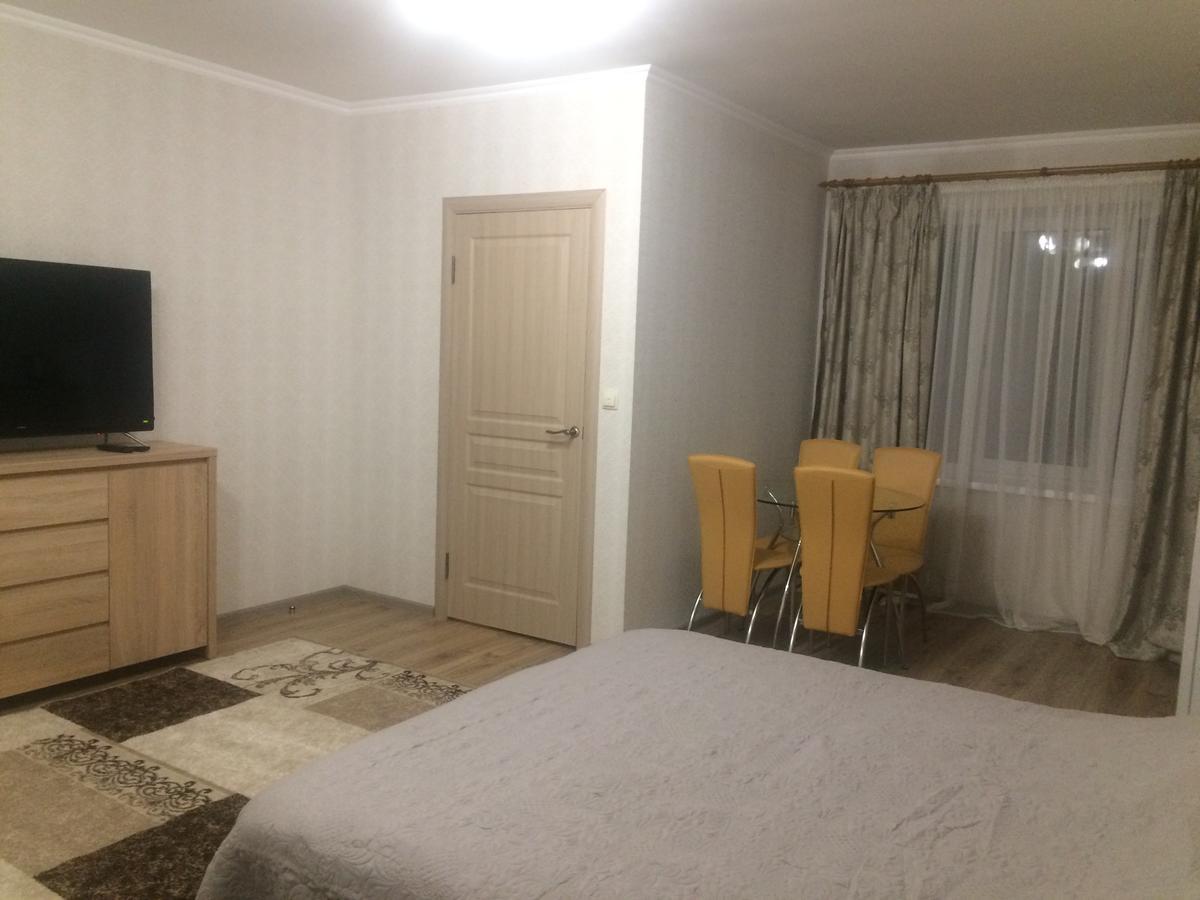 Hotel Alpen House Vyshka Esterno foto